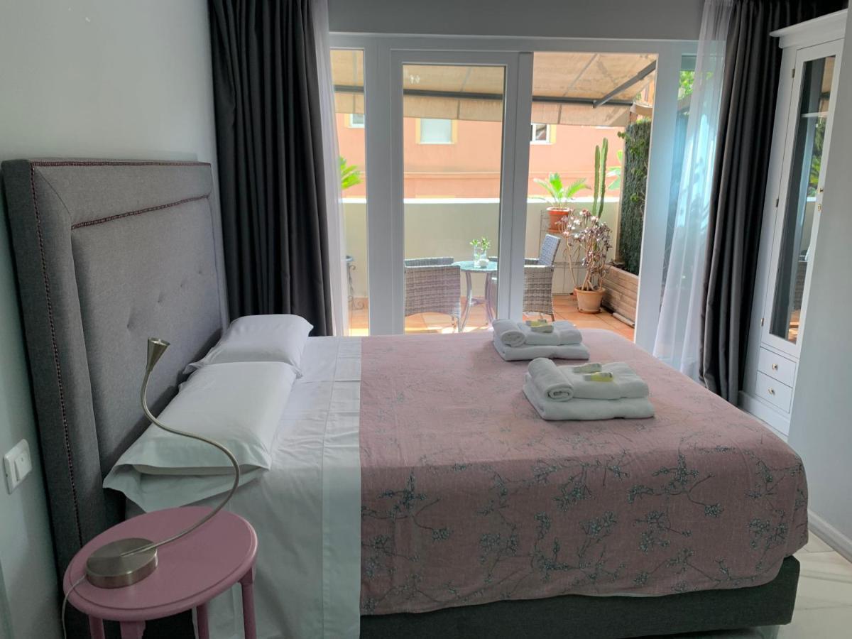 Kentia Rooms Malaga Exterior photo