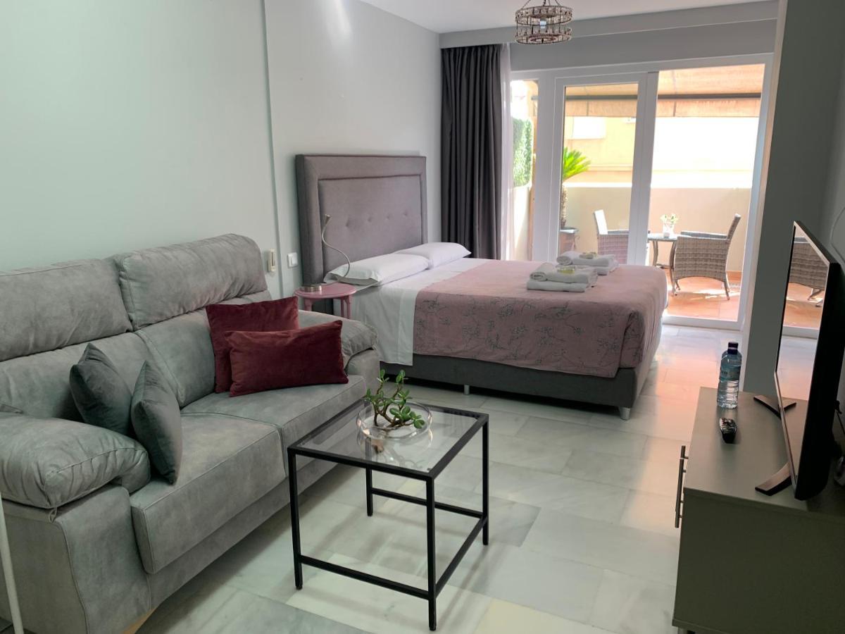 Kentia Rooms Malaga Exterior photo