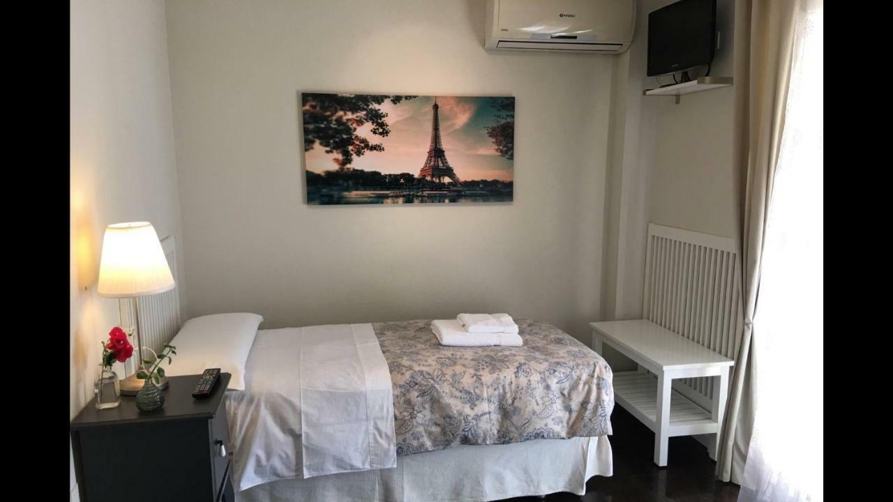 Kentia Rooms Malaga Exterior photo