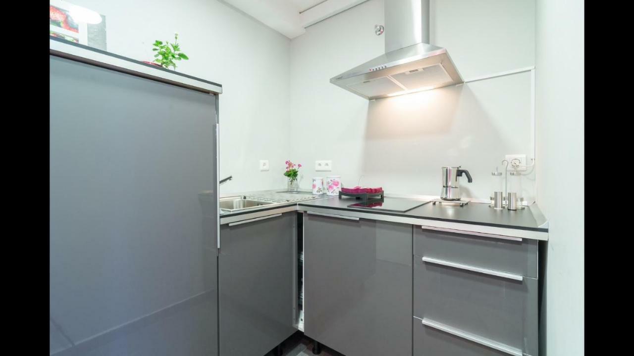 Kentia Rooms Malaga Exterior photo